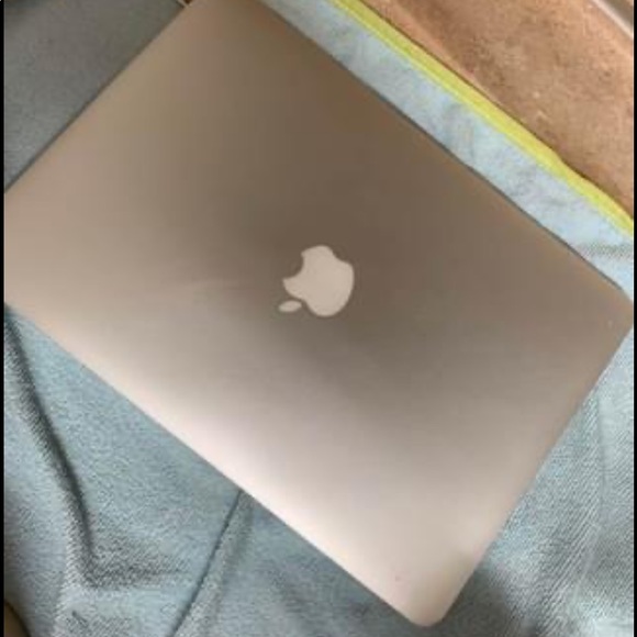 2017 MacBook Air - Picture 2 of 3